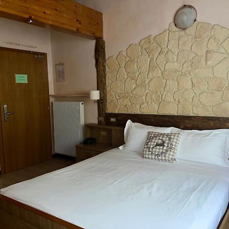 Hotel Rododendro Campitello di Fassa Buitenkant foto