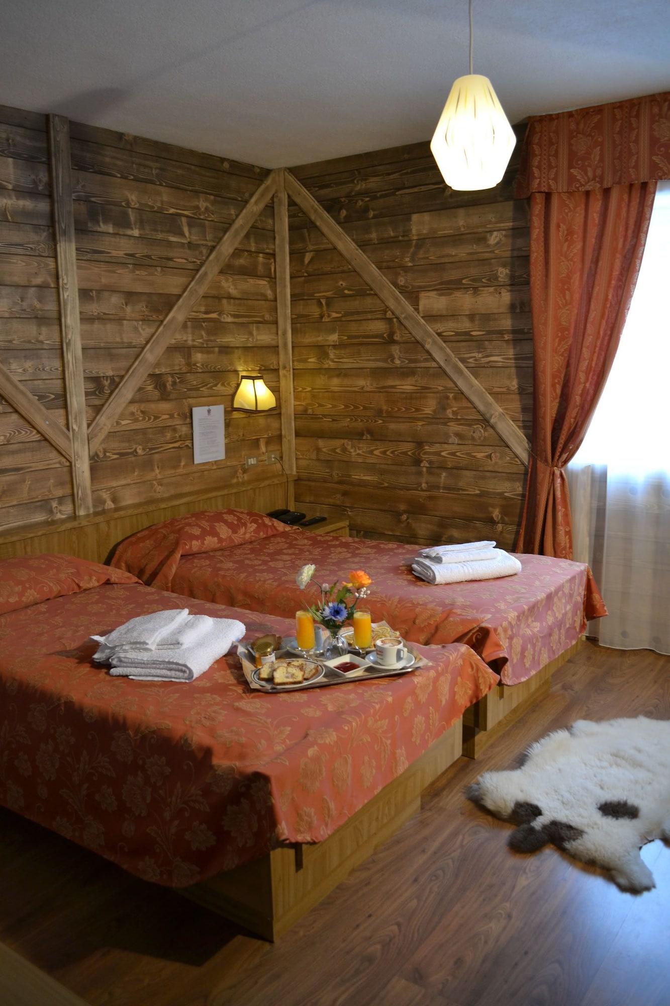Hotel Rododendro Campitello di Fassa Buitenkant foto