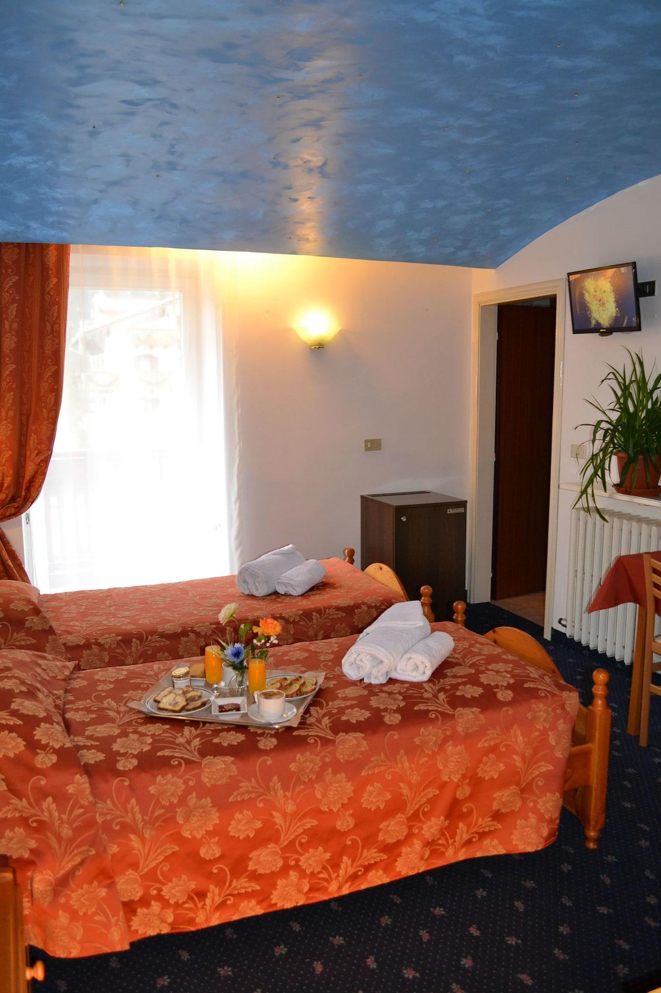 Hotel Rododendro Campitello di Fassa Buitenkant foto