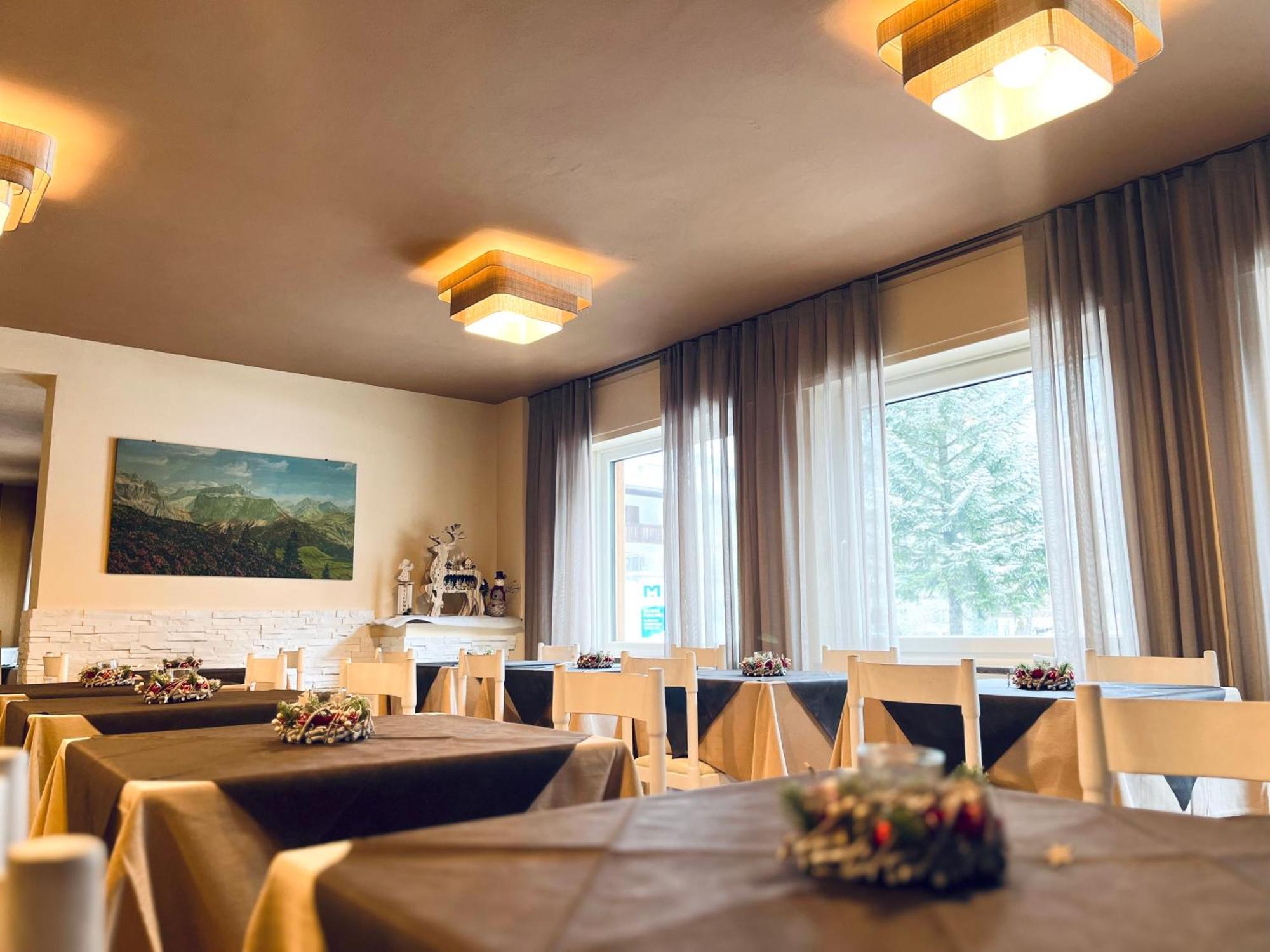 Hotel Rododendro Campitello di Fassa Buitenkant foto