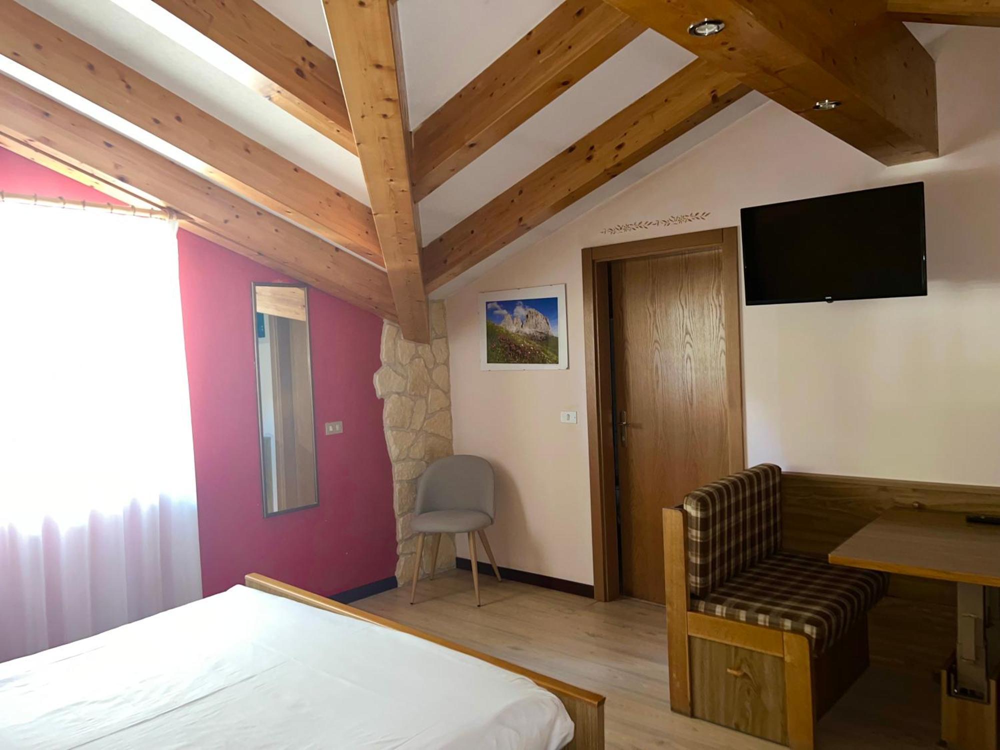 Hotel Rododendro Campitello di Fassa Buitenkant foto